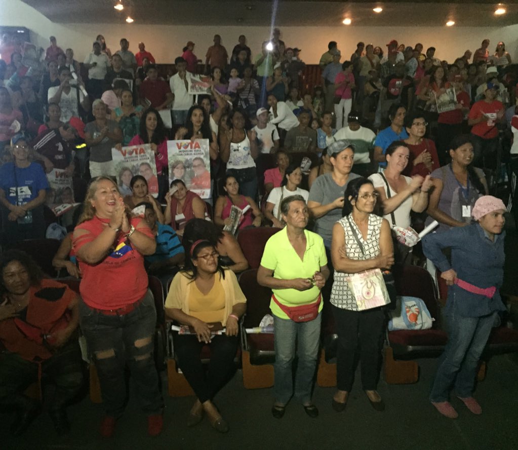 JacquelinePSUV's tweet photo. La Comuna  es una fuerzatransformadora,uno d los mayores  niveles d organización q tiene elpueblo #LaDerechaNoCambia https://t.co/VuGL7upVbC