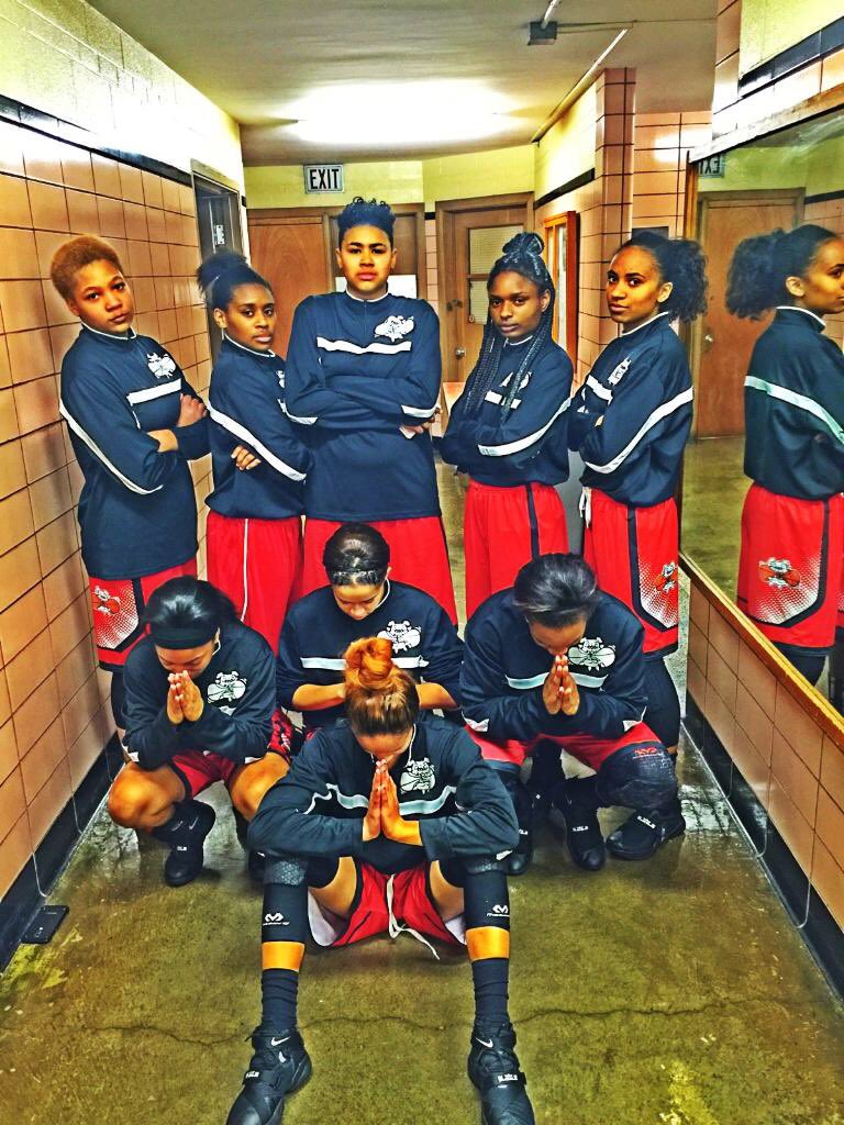 _ogquaye's tweet photo. Talent wins games but teamwork & intelligence wins championships🙏🏾🏀❤️🆗 #webta https://t.co/QviU2S9RyR