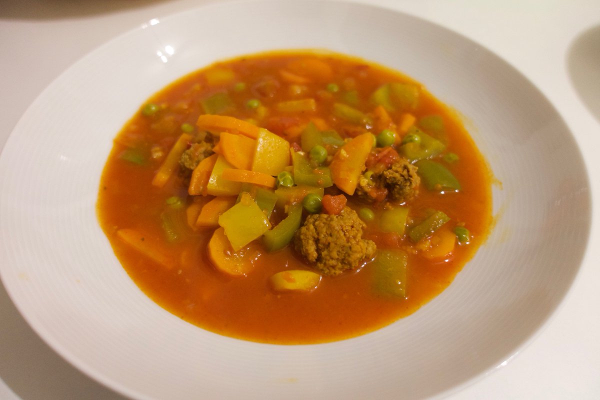 Fusselball's tweet photo. Heute Low Carb Indian Style :-) Hackbällchen in Vindaloo-Curry, Gemüse und Beilage Shirataki #healthyfood #fitspo https://t.co/6FOENq1kET