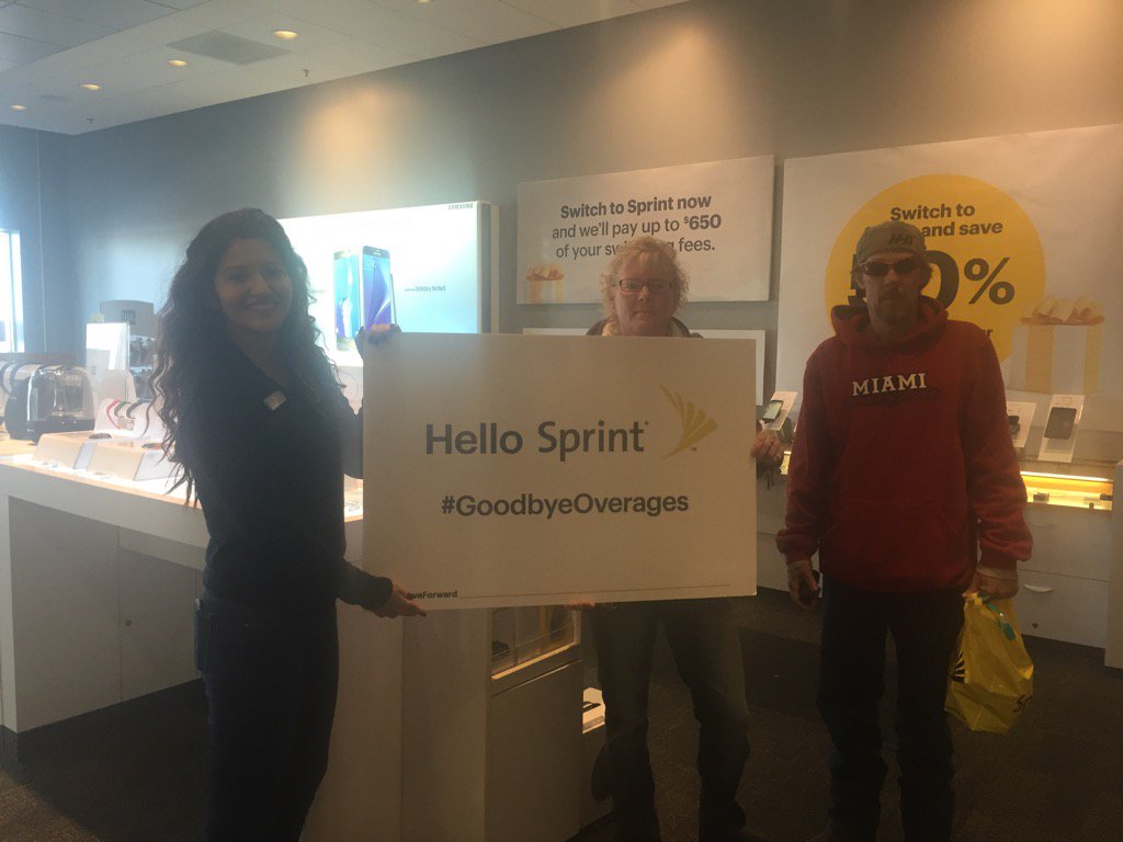 SuperPotatoes1's tweet photo. Coco Ayala showing the customers how we do it at Sprint! #GoodbyeOverages @j8o8e8 @SprintCentral @TeamTNT https://t.co/3HCwXcB0ff
