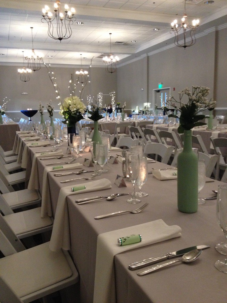 WDRWeddings's tweet photo. Beautiful clean, cool colors and #wedding decor in Palmetto Hall @WildDunesResort https://t.co/eEi5Q8Aaof