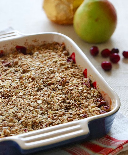 DieselFitness2's tweet photo. Looking for a Fall Favorite (healthy) dessert? Try this Pear Cranberry Crumble today! https://t.co/8y46WIHJSN https://t.co/wv33Qefetm