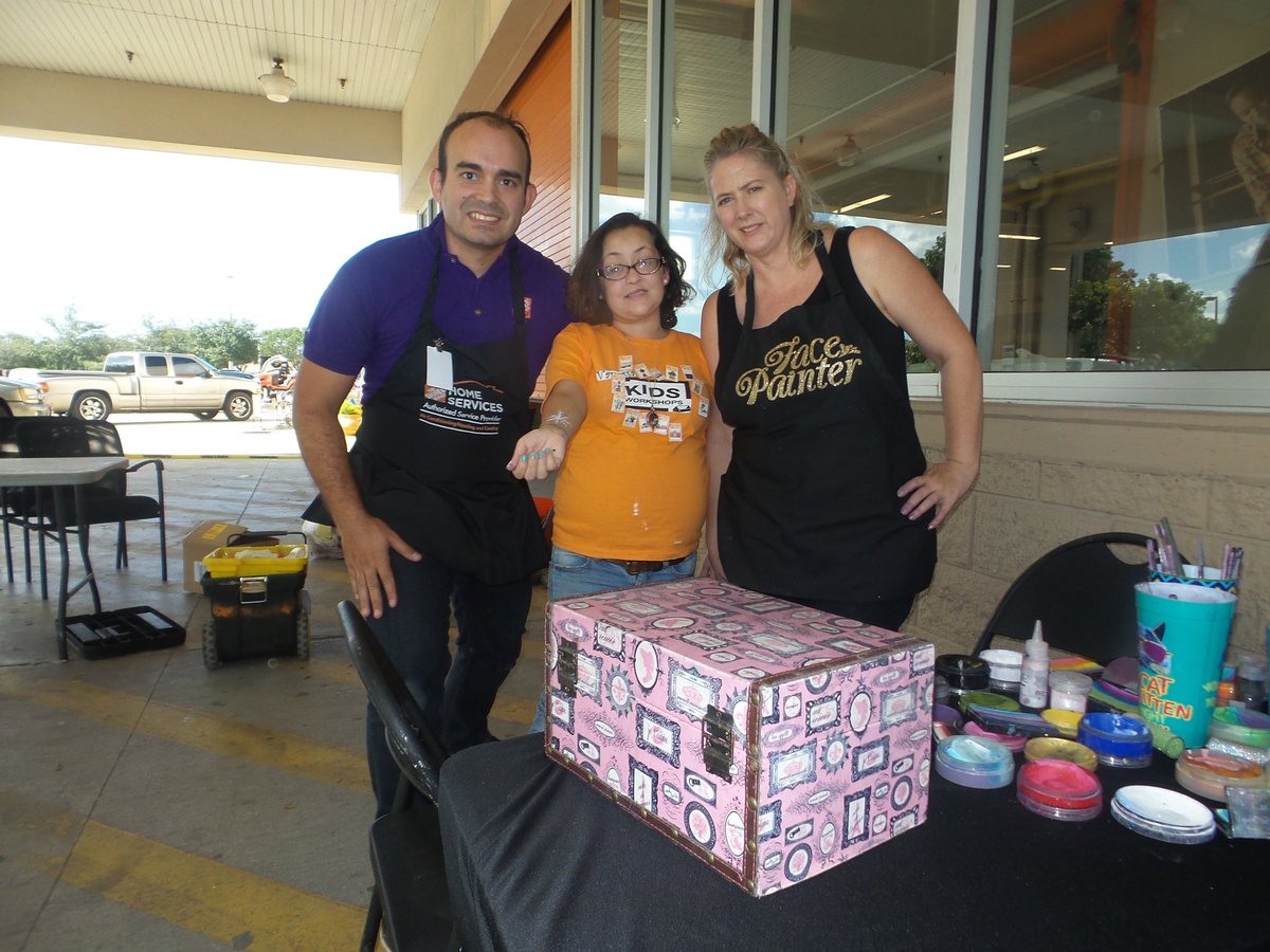 OscarARSman's tweet photo. Face painting event today in Deerwood, kids had a blast.@jwstowell @THDHowie @ARSeventsHD https://t.co/kXBUXuXHK0