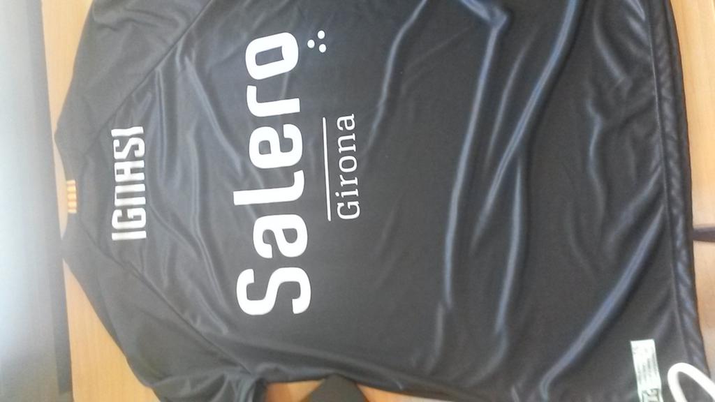 IgnasiMZ's tweet photo. Un punt més que farem bo!!A seguir remant! Avui visita de la gent de @salerogirona al blanc i verd! @handbolbordils https://t.co/kIchpK3Hdn