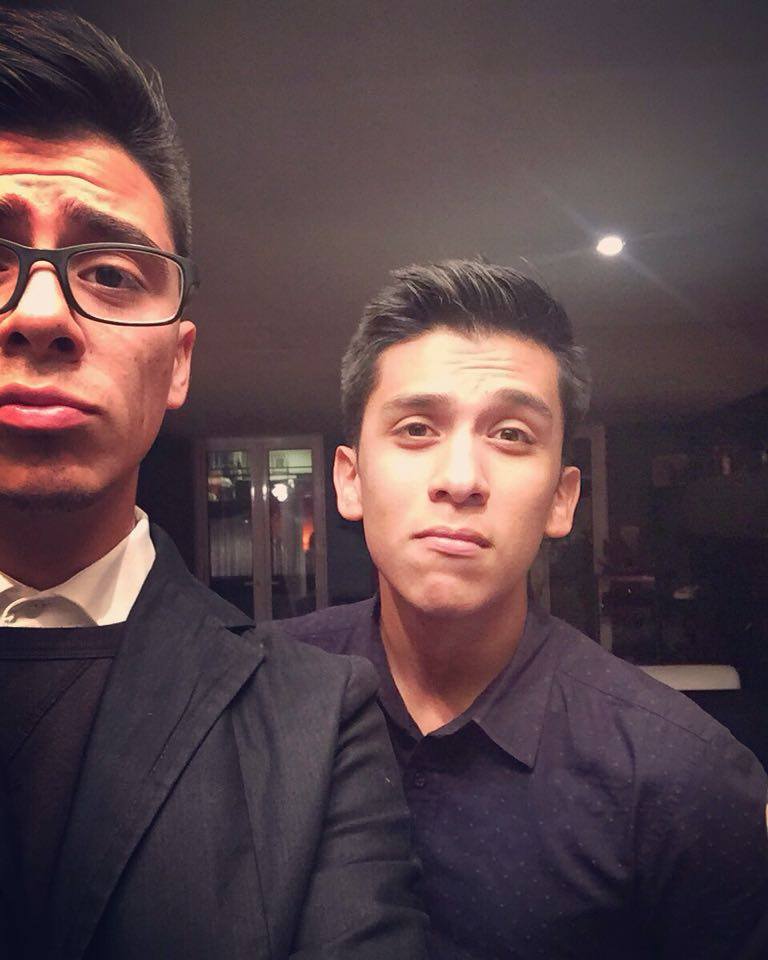 SoyHomosensual's tweet photo. #TeamRayge los espera a las 6pm (Centro Mx) en vivo @YouNowLatino @iRayRay_ @UnTalJorgeC https://t.co/VK86ooeHYh https://t.co/XUCezgBA1d