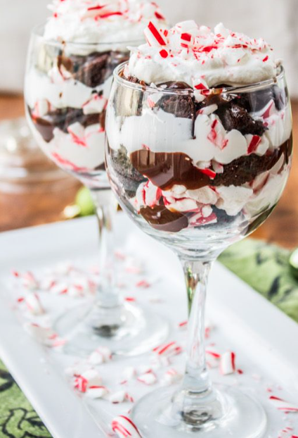 NorthRanchCC's tweet photo. Check out these #yummy brownies served in wine glasses - making it easy for guests to pick up their #treat &amp; mingle! https://t.co/40VFH2t7Oi