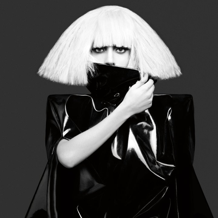 HausOfLuise's tweet photo. "The Fame Monster" sold 7 Millions copies worldwide!  

#MTVStars Lady Gaga https://t.co/Ymkwq73Xon