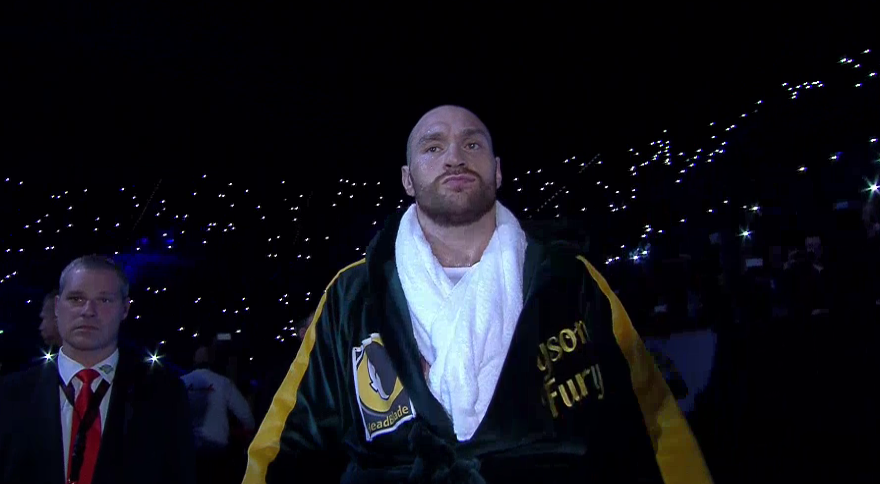 SkySportsBoxing's tweet photo. .@Tyson_Fury walks into the ring!

We are moments away. Follow it LIVE here: https://t.co/i2fyVrFowu https://t.co/YRZnC6eiSE