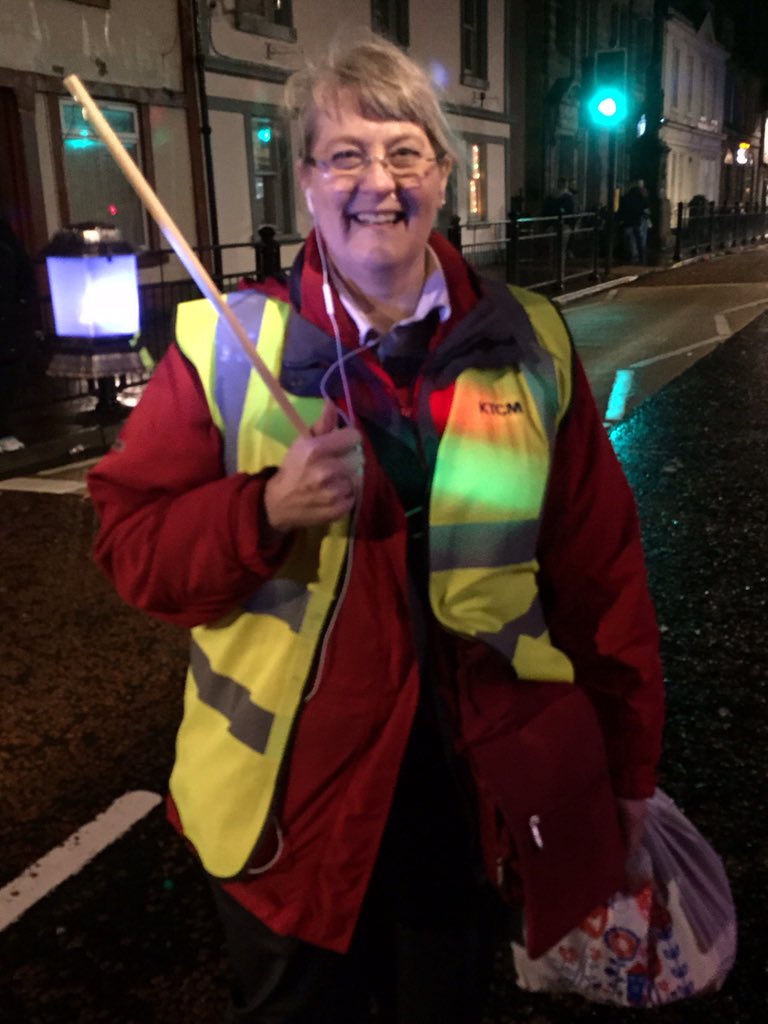 Anthea_Dickson's tweet image. Thanks to #KennethGibsonMSP, a photo from the #Kilbirnie Switch On. I did say I was going for #functionoverfashion!