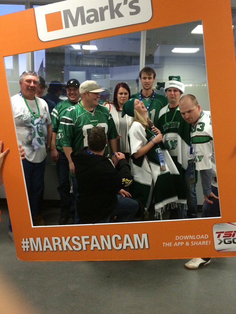 Jill_Martens7's tweet photo. #MarksFanCam #isyourhairok https://t.co/z4QmjfXIad