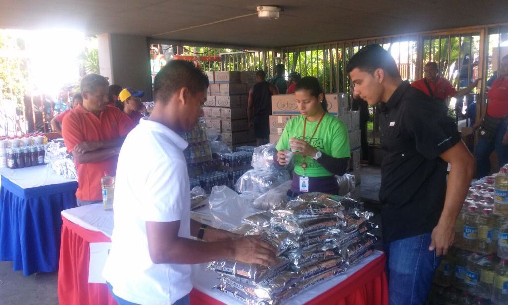 FriosaOficial's tweet photo. Con Éxito culminó este #SábadoDeMercadosComunales en @FriosaOficial brindándole seguridad alimentaria al pueblo https://t.co/qRMB8jYWOq