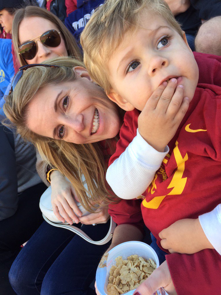 writetoBryan's tweet image. #uscselfie