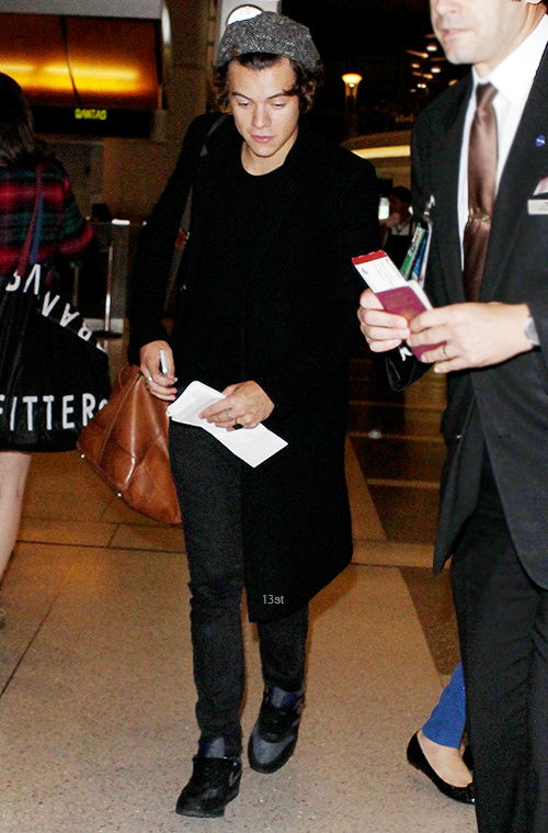13styls's tweet photo. At Lax. https://t.co/ikrbISiMQW