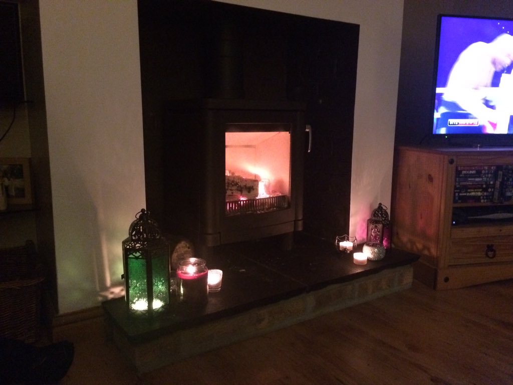 bish_78's tweet photo. @SamBishh nor me. Well not this fight anyway! I'm watching my fire instead xx https://t.co/ZInyveHRH2
