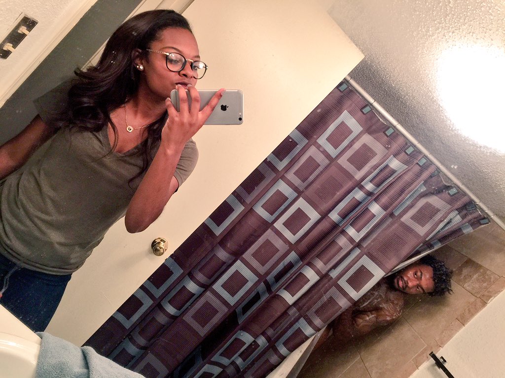 ASIABS4L's tweet photo. When you and your brother can have good talks while he's in the shower... https://t.co/V1xo9ZDNgy