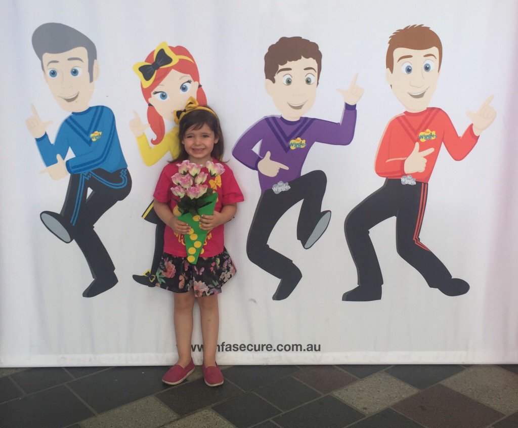 BecBridges's tweet photo. @TheWiggles Ready to get her Wiggle on! With flowers for Dorothy, a bow for Emma and a bone for Wags #thewiggles https://t.co/hl66lw7E0G