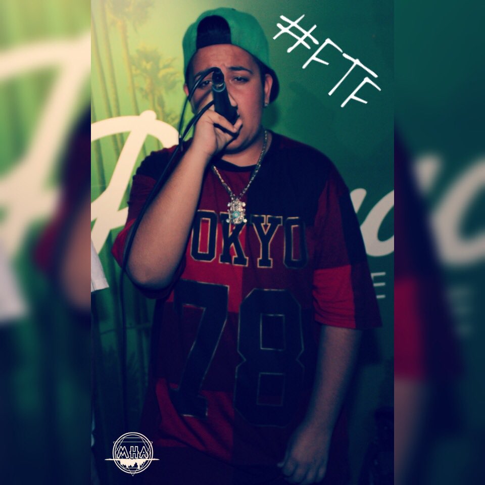 fat_the_flow's tweet photo. Y aqui os dejo una fotito de mi concierto en #pasadenacafe #almeria #zapillo ese dia fue inolvidable e @KastorAmid https://t.co/t4SeBvJpSR