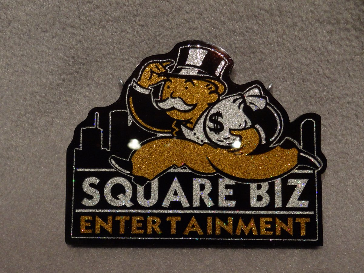 bigheadcustom's tweet photo. https://t.co/BqRhcT1pCu serves up custom #Bling just for you.  what can we make for you? #icedoutchains https://t.co/Z9jzlzejLL