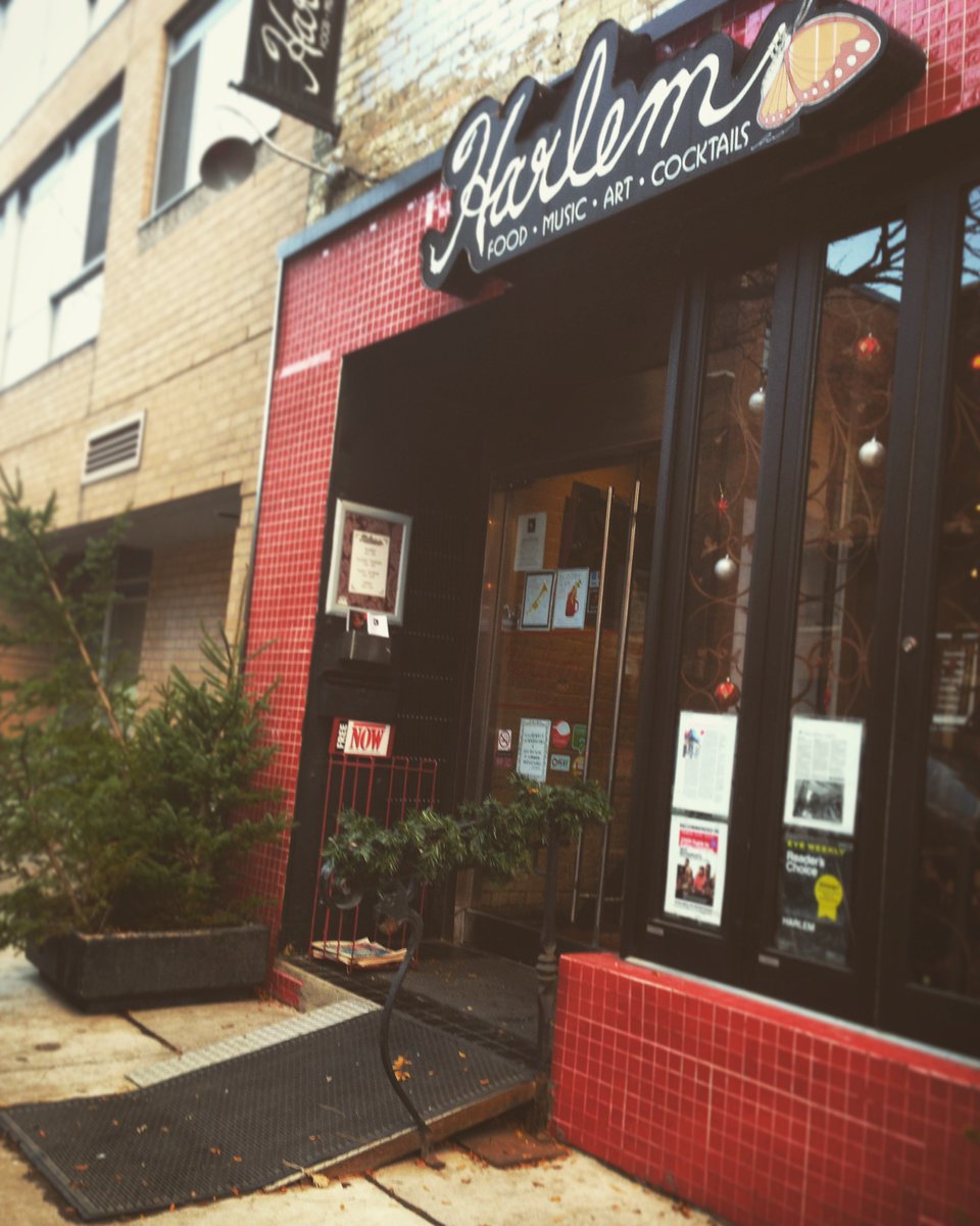 AccessNowApp's tweet photo. Passing @Harlem1920 on the #AccessToronto photowalk today, we noticed their ramp out front. Yay for access! https://t.co/nULDoOvdKG