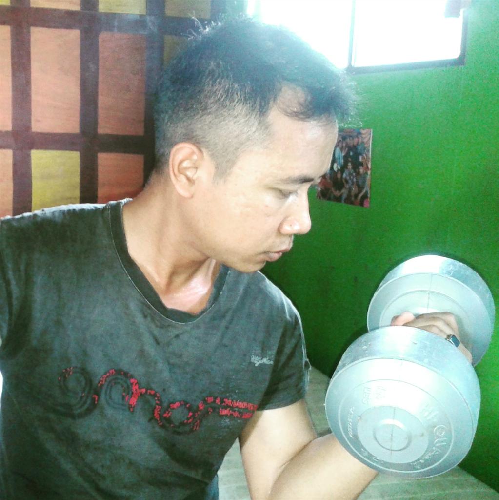 Olah raga tak harus mahal
Fitnes pun bisa dilakukan dikamar
#rutin olah raga lgi..