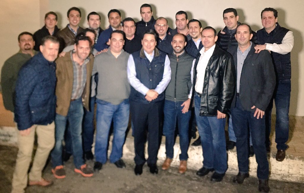 BaltazarxTam's tweet photo. Gracias a los anfitriones de esta noche, me queda claro que son el impulso de esta gran ciudad capital #CdVictoria https://t.co/UorVut3ItD