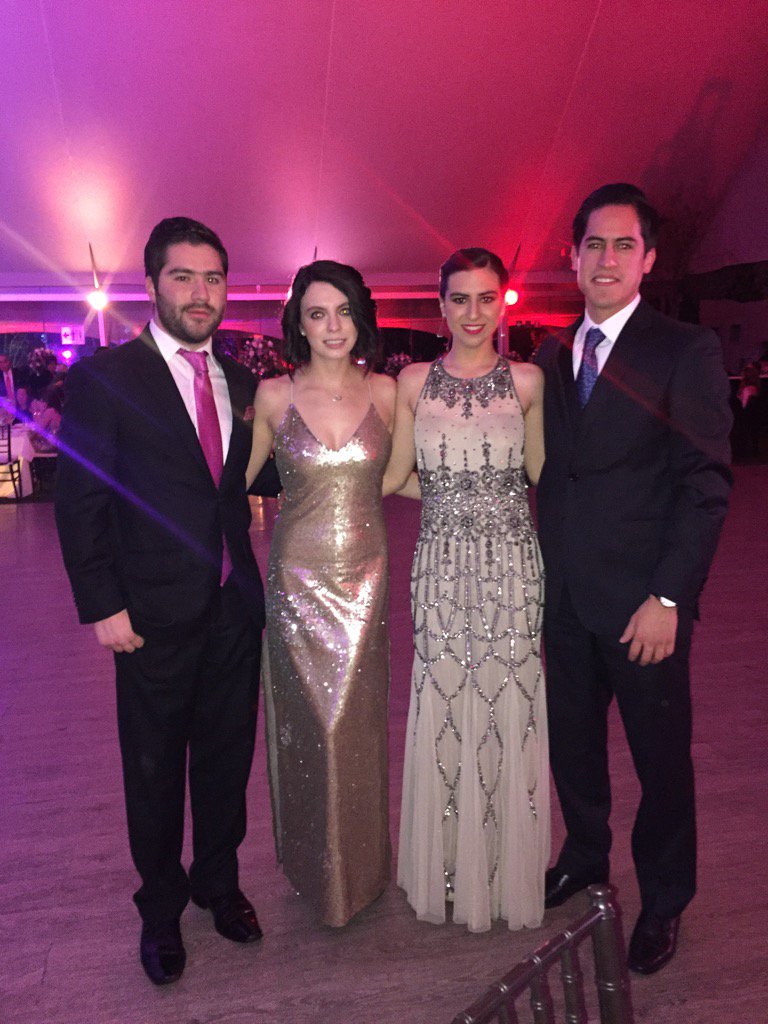 vale_porto's tweet photo. @GraduacionMX #EmpresarialesIBERO https://t.co/C7rhU0DMD0
