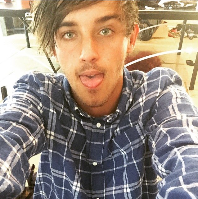 francescaleighx's tweet photo. can't remember who tagged me
@TheTideDrew, @BrooksBeau &amp; @JaiBrooks1💜 https://t.co/kchm2ZmgDP