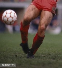 Lush_Legs's tweet photo. £50 MONOPOLY CASH PRIZE! 

Let's play "Guess the thigh!". 

Which Welsh legend am I!? https://t.co/VC5MqBxbh9