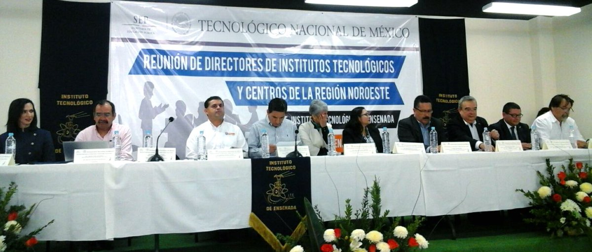 jfloresmorfin's tweet photo. Reunión de Dirs #TecNM y Centros de la Región Noroeste con miras a la excelencia! @MQuinteroq @EgresaTec @ILOPEZVA https://t.co/eDcPInQfL8