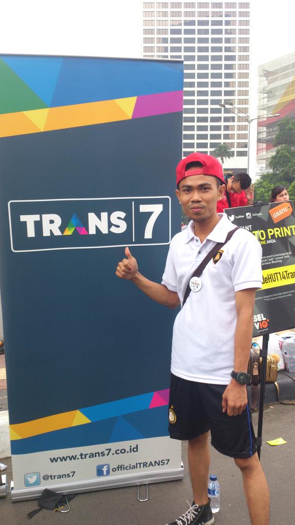 yanglarasati's tweet photo. #paradeHUT14Trans7 https://t.co/keYyO7NwQw