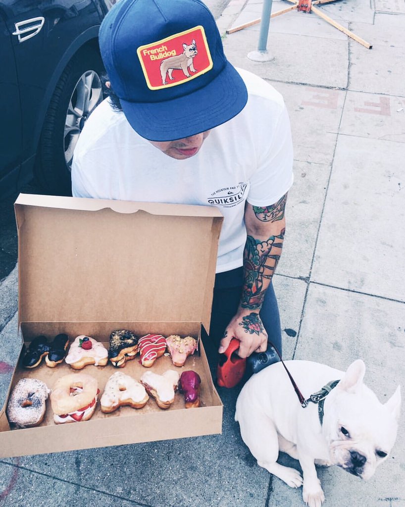 DonutFriend's tweet photo. Happy Bday! #donutfriend #DIYdonuts #dfcatering (π·:@carriedunlop88) https://t.co/UkVQVlRG5S