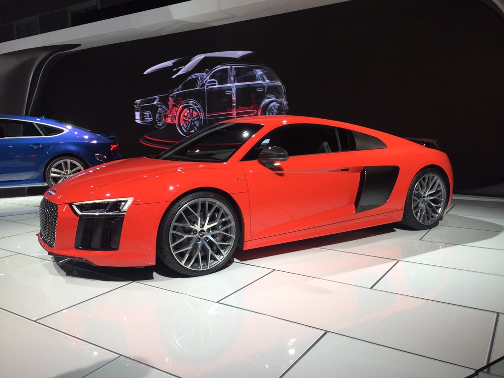 dj_imnno's tweet photo. At the LA Auto Show. #Audi #AudiR8 #LAAS2015 https://t.co/dIn2cxYvVv