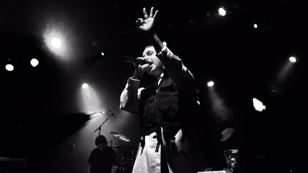 ThatsSoSupreeya's tweet photo. My pictures actually came out decent last night. So I'm spamming @iamblackbear pix #supreeyaphotography #help1127 https://t.co/K7yJJlCVax