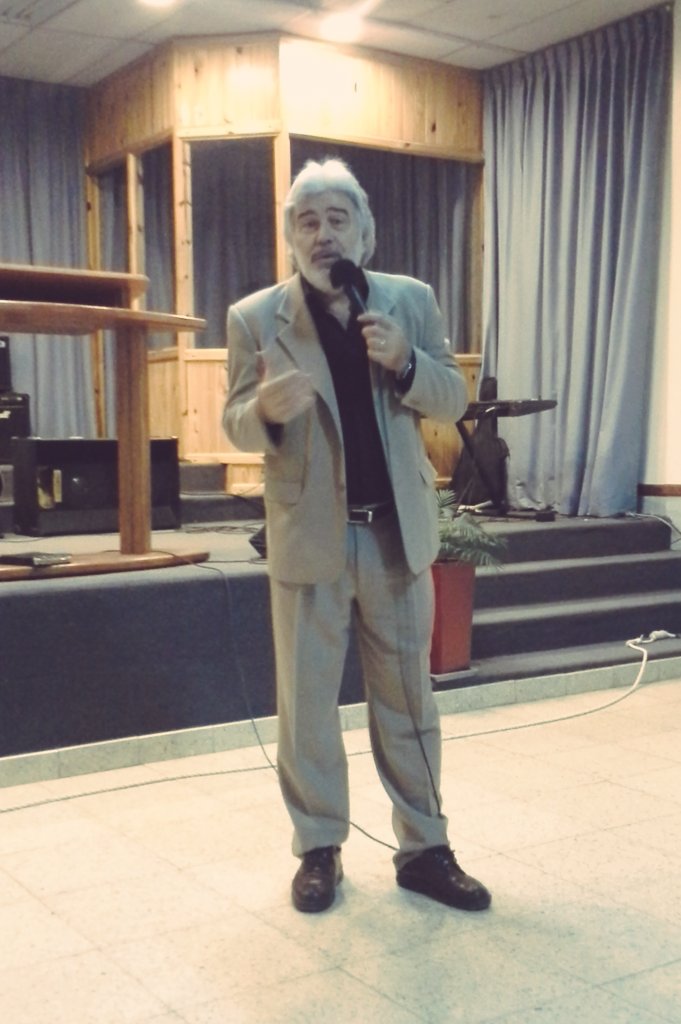 CEF_Saavedra's tweet photo. Hoy nos comparte la Palabra en la Confraternidad, el pastor Rodolfo Polignano.
#PrédicaCEF https://t.co/VF206L2x3B