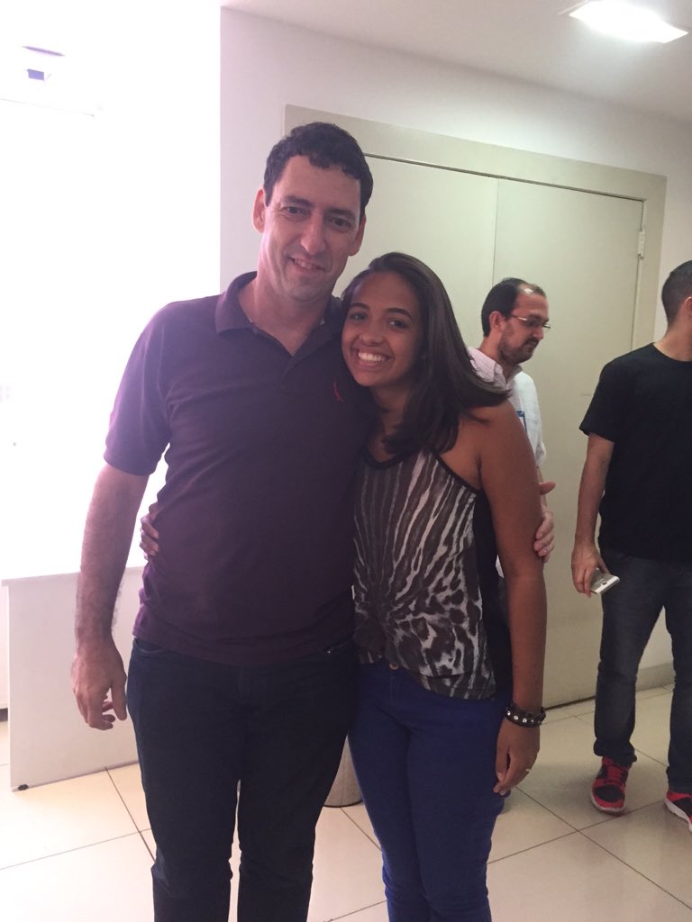 soyyleticia's tweet photo. O dia com eles hoje só me fez ter mais certeza do que eu quero! Jornalismo é vida ❤️ #PVCMito @Ma_Piragine @pvcefox https://t.co/t9pVINuRHD