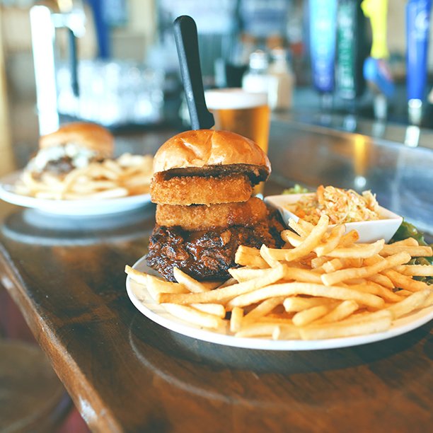 highdivesd's tweet photo. Come for the #burgers, stay for the #drinks. #SanDiego #DiveBar https://t.co/guZ6yG51Y9