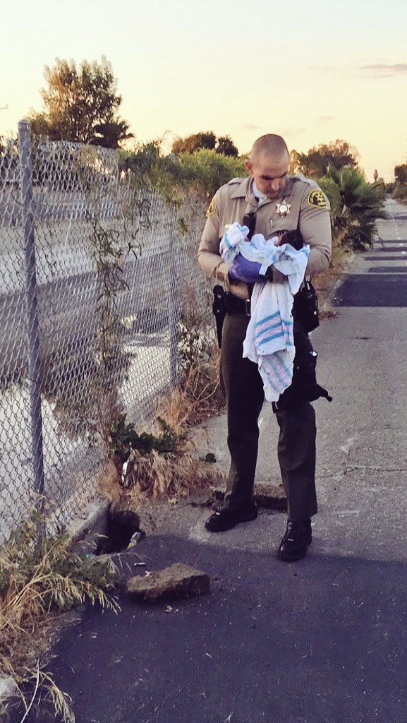 staceydash's tweet photo. God Bless you @LASDHQ I wonder how much media coverage this will get #GodIsFaithful #EvilWILLBeDefeated https://t.co/dSYwnQDXPi
