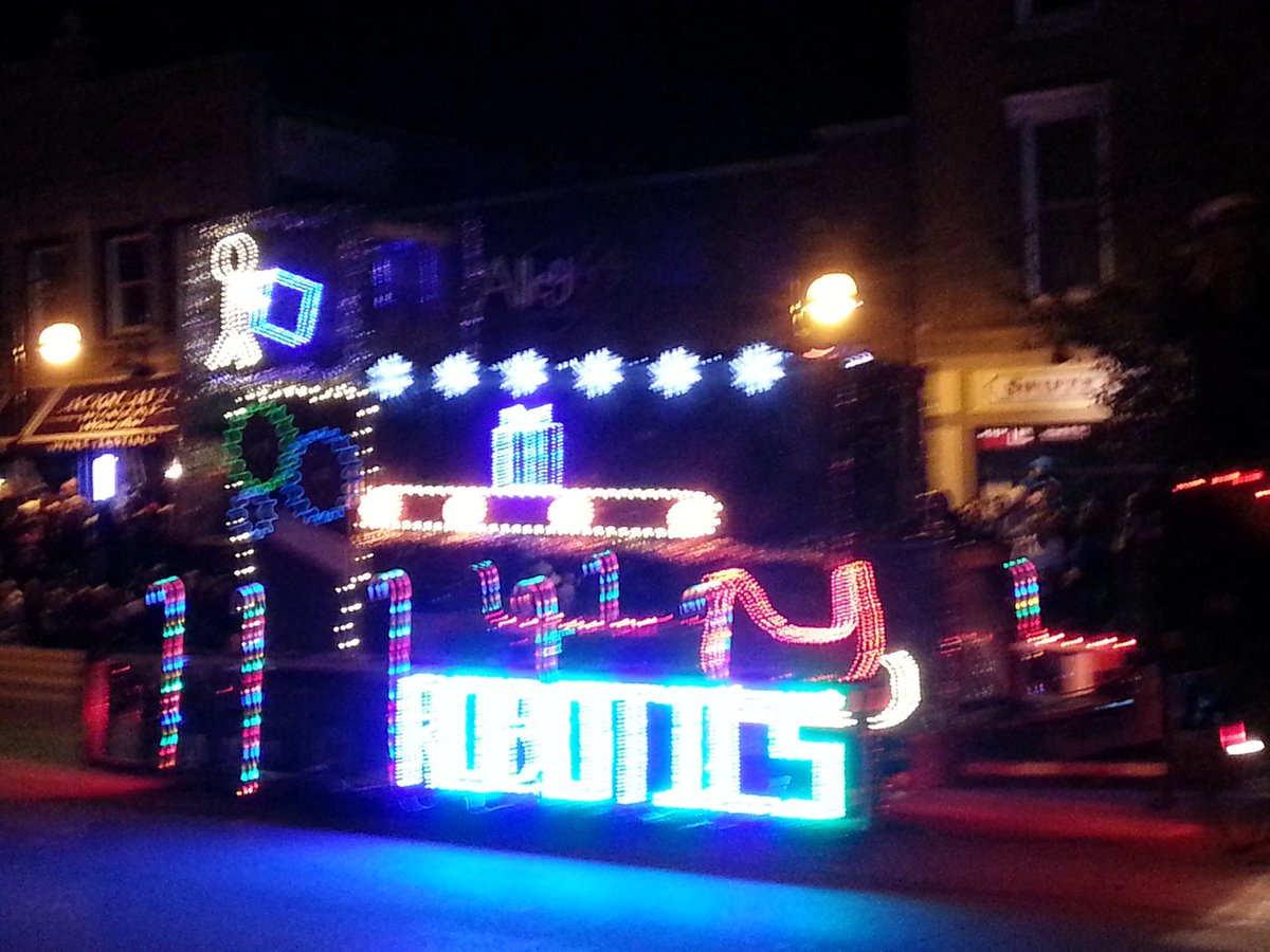 MsBoyntonSCN's tweet photo. Loved the Electric Light Parade- featuring the best band in the land! @scnmarching   #scnpride https://t.co/LLXvNFrvDT