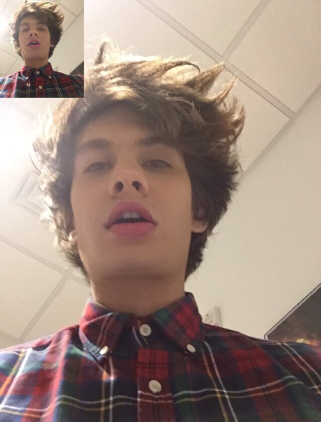 CD9's tweet photo. En lo que llegan @soyfreddyleyva @soyalannavarro @soyalonsovillal @JosDice, voy a hacer FaceTime conmigo mismo. 🙄 https://t.co/FDz5s3fSDP