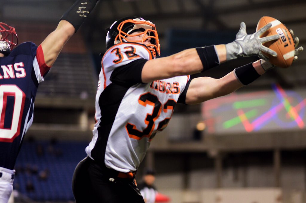 pete_caster's tweet photo. #state2B semifinals: Napavine 15, Pe Ell-Willapa Valley 7, start of 3Q. Here's some photos. #wafbscores https://t.co/9wGgMWGPPU