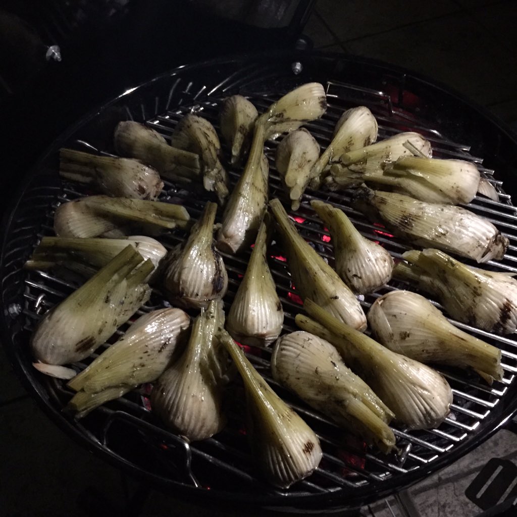 Los hinojos al grill para la ensalada...cena de burbujas!