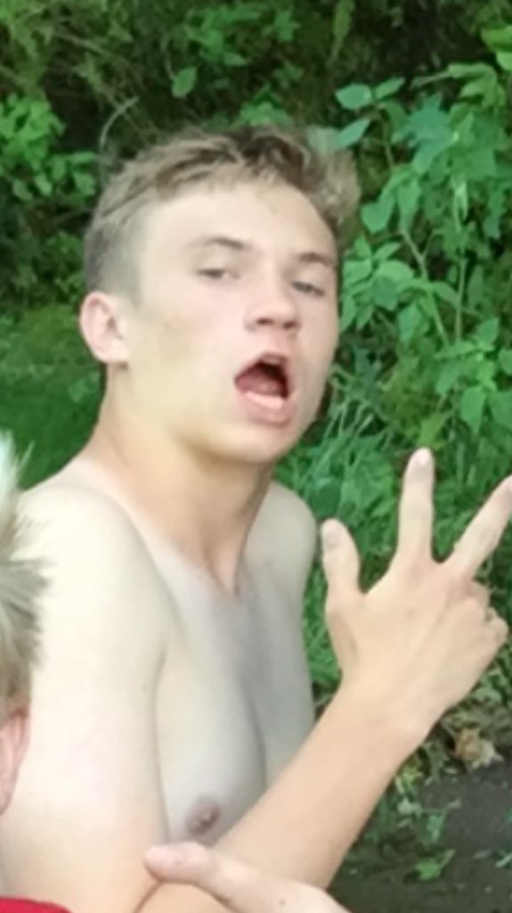 jake_reding's tweet photo. Happy birthday dill pickle🎈 @dylan_schuller https://t.co/1VIwYUxIt5