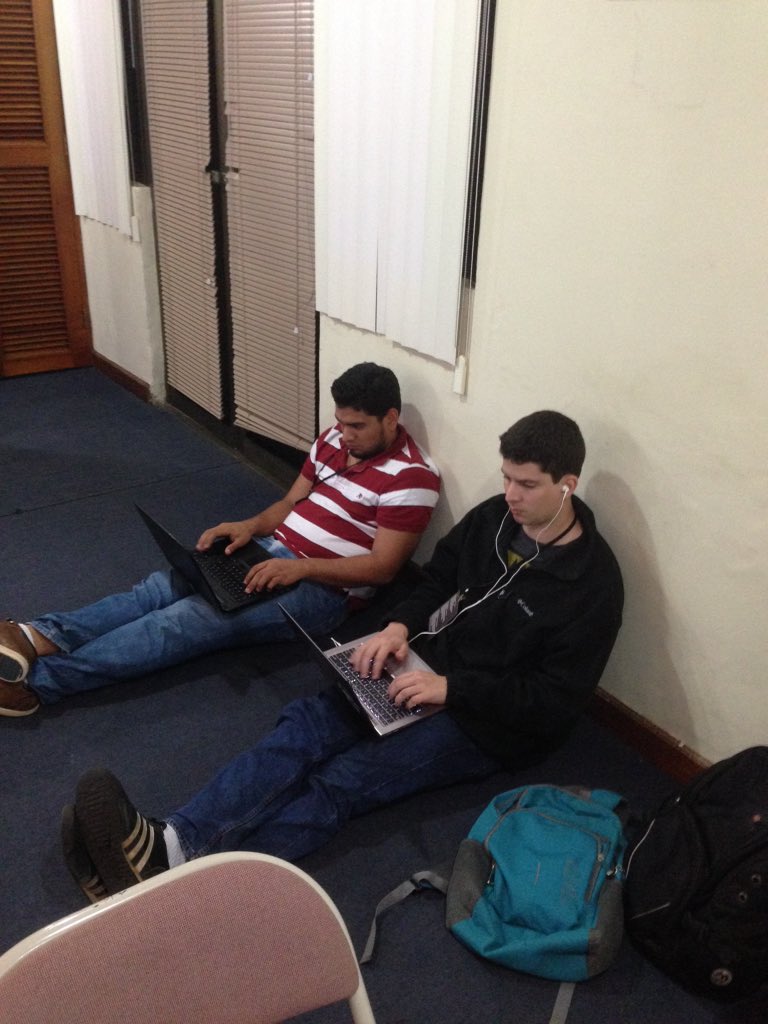 popogatepe's tweet photo. Cuando tenes un programador en el equipo, más te vale que se parezca a Mark Zuckerberg #Swmanagua @SWManagua https://t.co/eFk9scGW6P