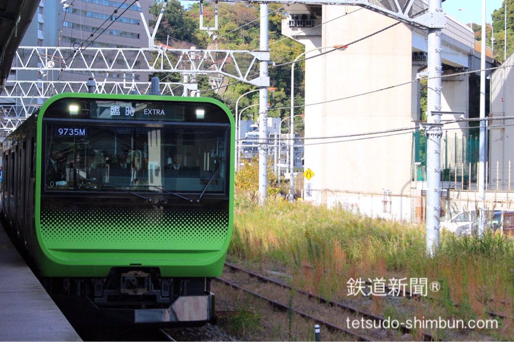 鉄道新聞 明日デビューする山手線の新型車両 E235系 に1日早く乗車中 一般客を乗せた初の運行は意外にも 山手線 ではなく 横須賀線 でした リアルタイムレポート T Co Wa8aonx7lc T Co Q9nnlng1ws