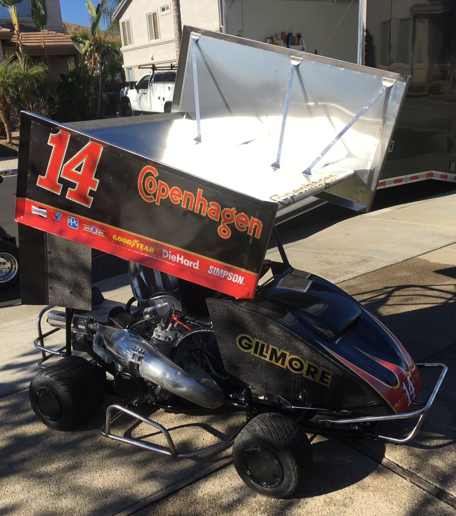 ChuckGurney's tweet photo. Brand new outlaw kart with a Foyt retro look #aeroadvantage #squaretank https://t.co/xDpzK4vpRk