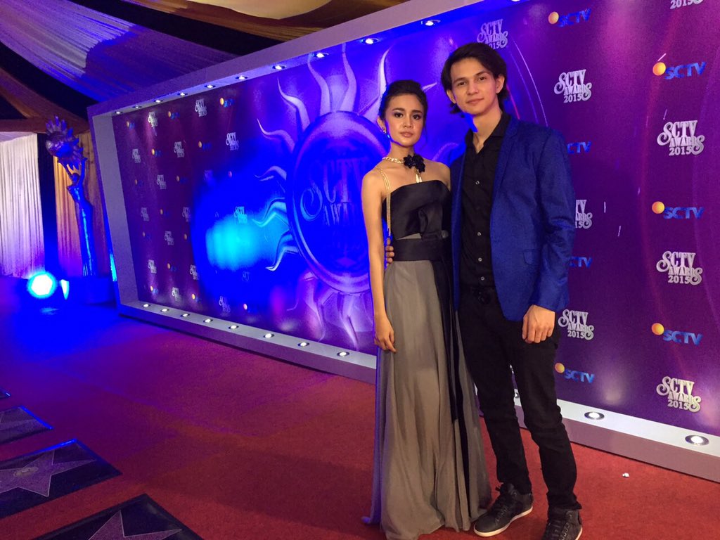 michelleziu's tweet photo. Makasi dukungannya buat tadi mlm di #sctvaward love you guys!! #michellerss @michellerss_ https://t.co/zki09aHXQi