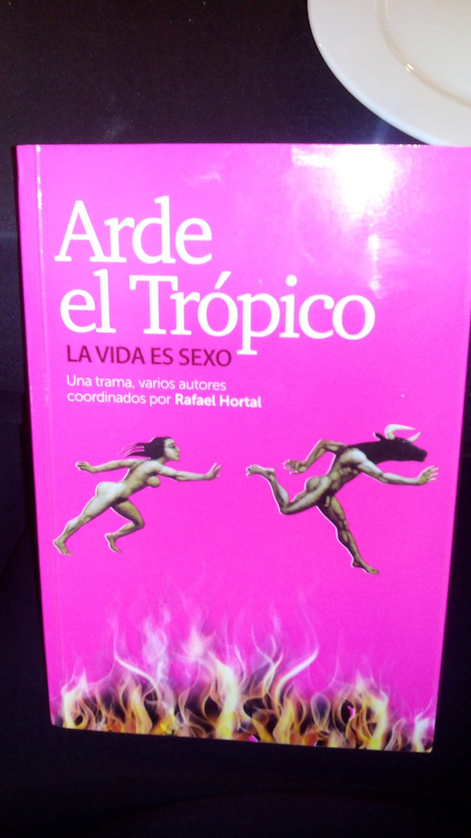 4n4_5OtO's tweet photo. Y me tocó este estupendo libro al que le tenía ganicas! #CenaTwittera @lolagracia2 @antoniorentero https://t.co/DtENoVw8wF