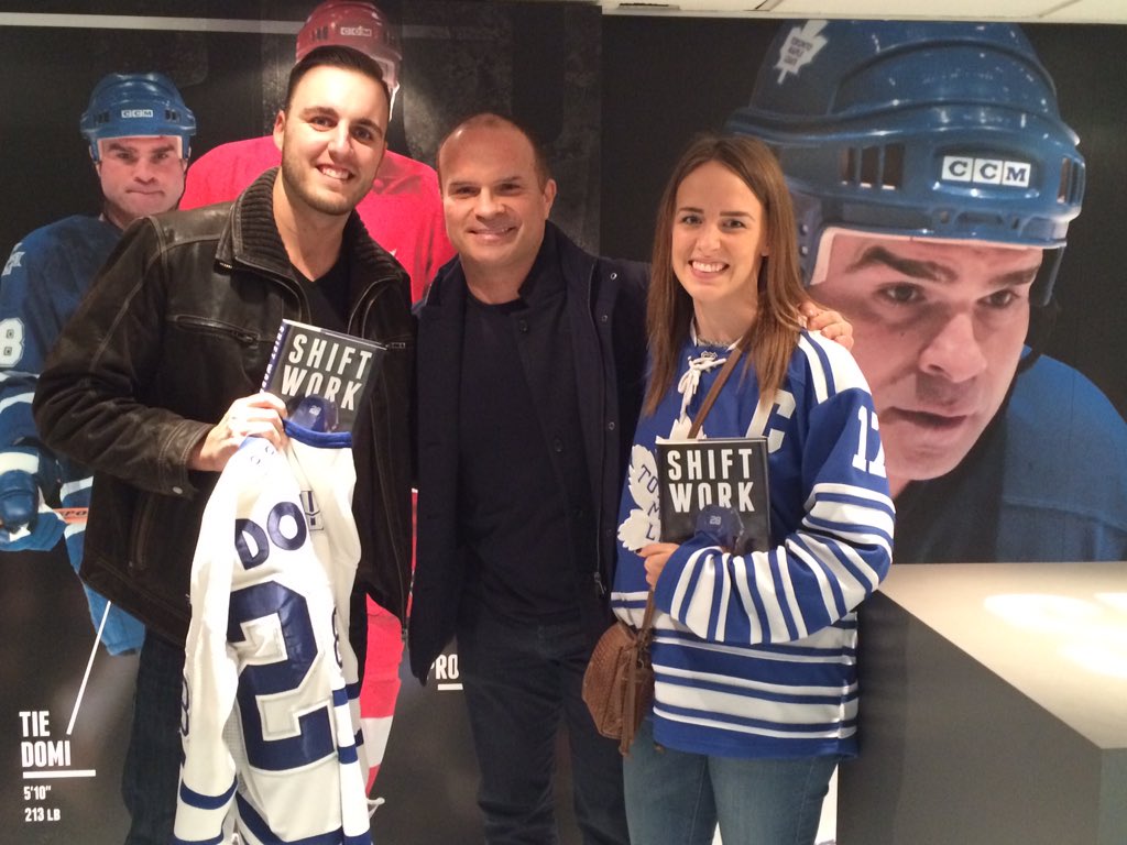 BradRodo's tweet photo. Awesome time meeting my childhood hockey hero! @ChrisRodo19, you've got a long way to go to 333! #shiftworktour #nhl https://t.co/wLtgivuwm3