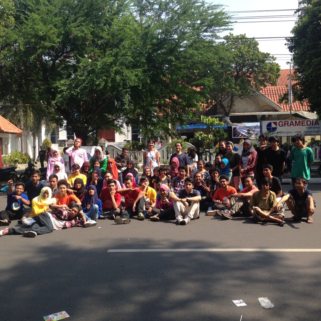 Ini dia tim pra-event #INRARE2015 di CFD pagi ini‼️Terimakasih yang sudah mampir😁 Horaaaayyy💃🏻