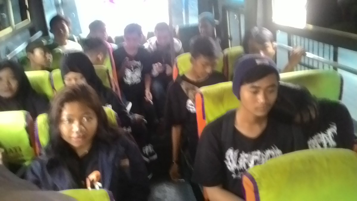 Surface_DC's tweet photo. berangkat #BegundalHellFest2
SURFACE crew https://t.co/4dvwUNUJnO